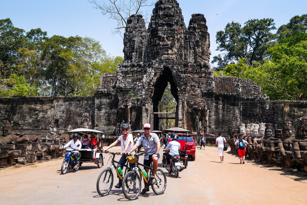 grasshopper tours angkor wat siem reap cambodia