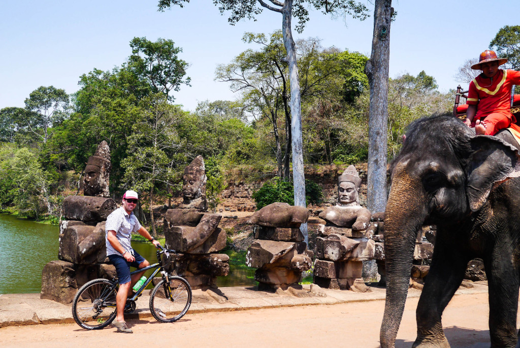 grasshopper tours angkor wat siem reap cambodia