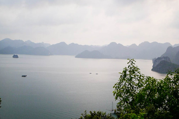 halong bay vietnam galaxy premium