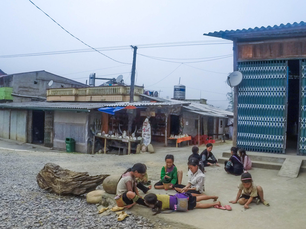 hmong trek in sapa vietnam