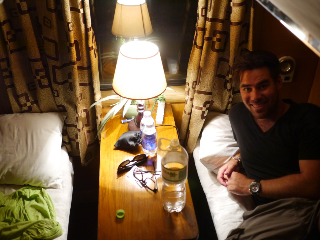 overnight train hanoi to sapa