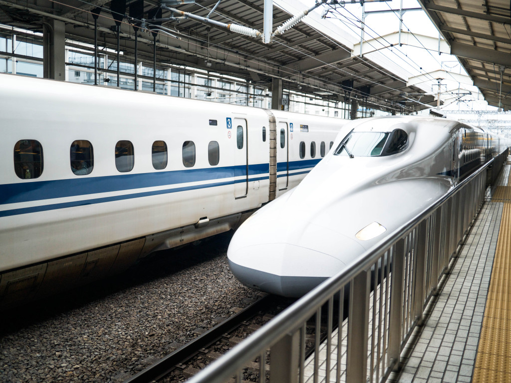 shinkansen bullet train from kyoto to tokyo 