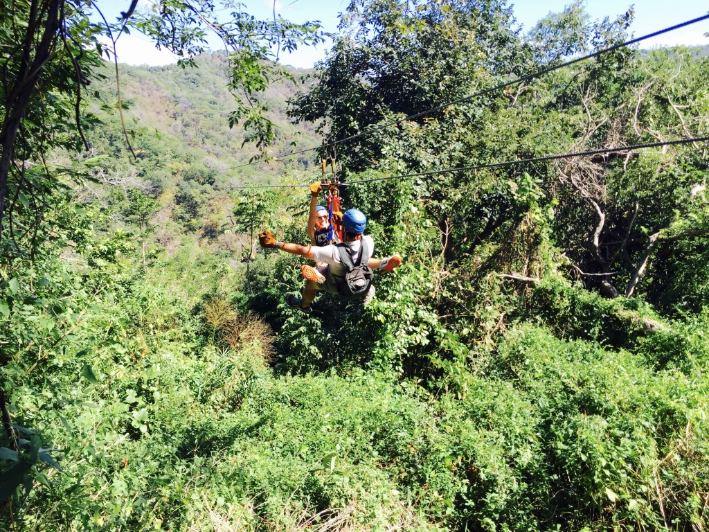 zip lining in costa rica