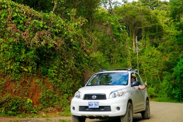 renting a car in costa rica