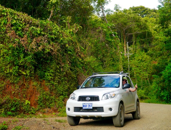 renting a car in costa rica