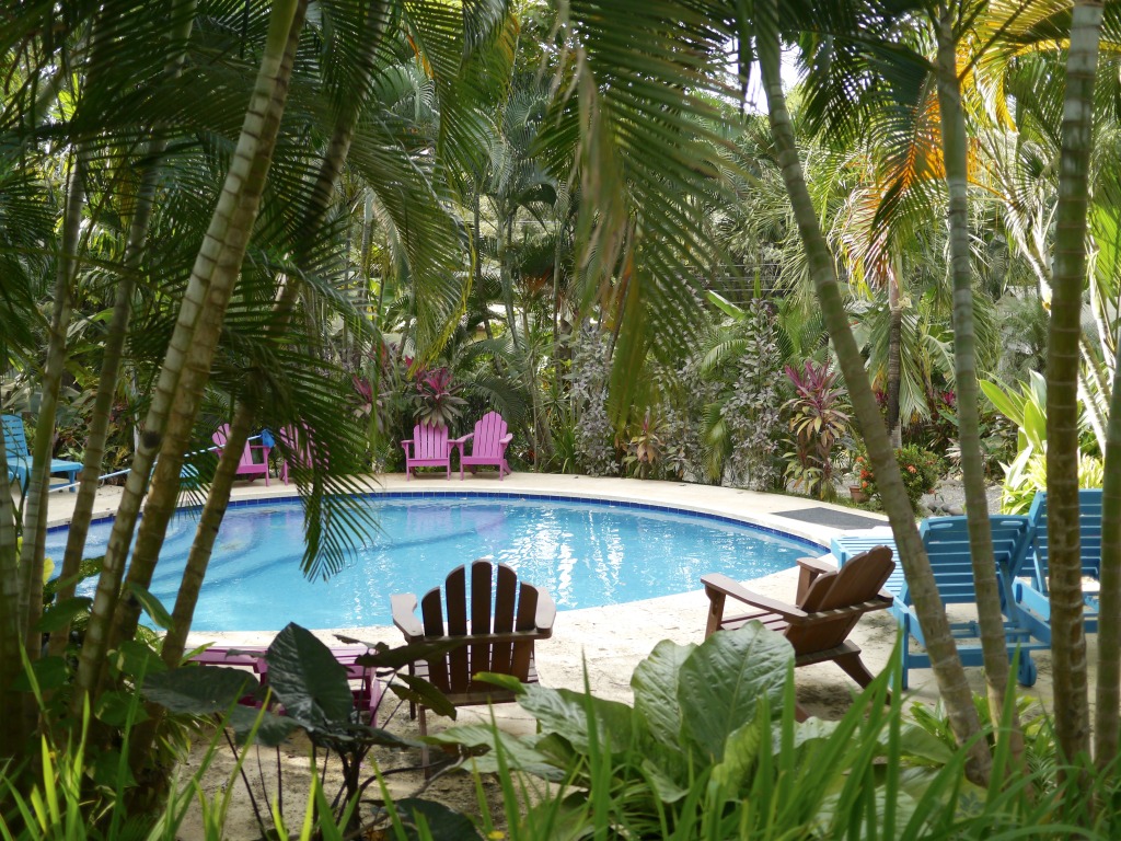 beach break bungalows, playa pelada